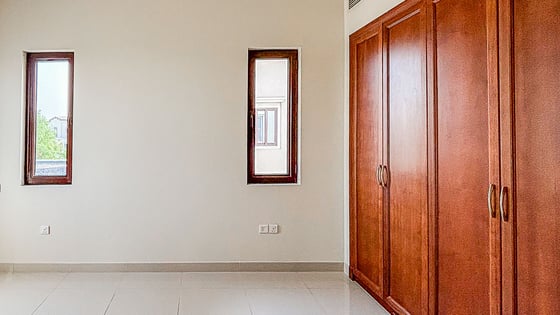 Luxurious villa in Arabian Ranches with spacious layout, picture 5