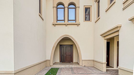 Luxurious villa in Arabian Ranches with spacious layout, picture 16