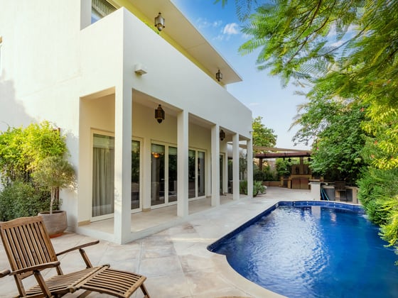 Video tour for Extended and Upgraded Arabian Ranches Villa