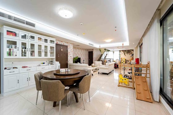 Upgraded Penthouse | Extension | Canal View, picture 9