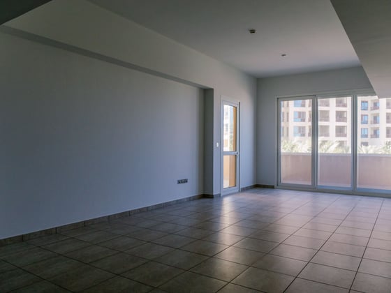 Elegant Palm Jumeirah Apartment with Marina Views, picture 3