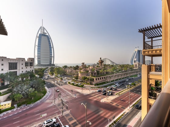 Refined Apartment Living with Burj Al Arab Views, picture 2