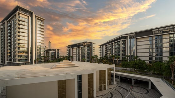 Luxurious Apartment with Ain Dubai Views, picture 2