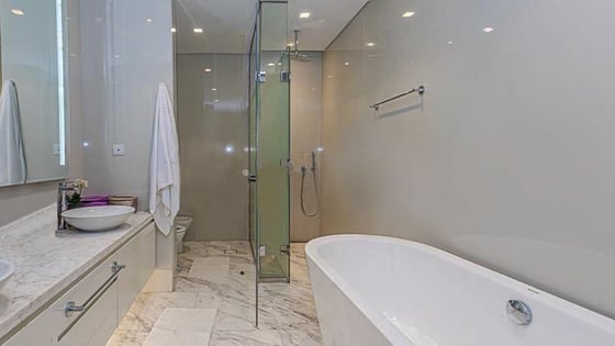 Fully furnished villa in Damac Hills with luxury living, picture 8