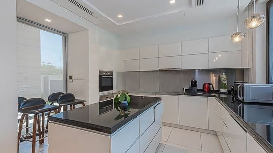 Fully furnished villa in Damac Hills with luxury living, picture 2