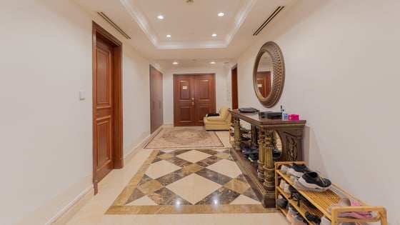 Furnished townhouse at Palm Jumeirah with big layout, picture 18