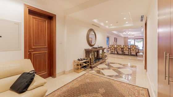Furnished townhouse at Palm Jumeirah with big layout, picture 2