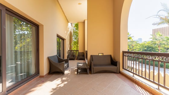 Furnished townhouse at Palm Jumeirah with big layout, picture 29