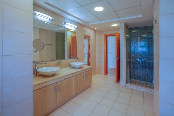Elegant Palm Jumeirah Apartment Living, picture 12