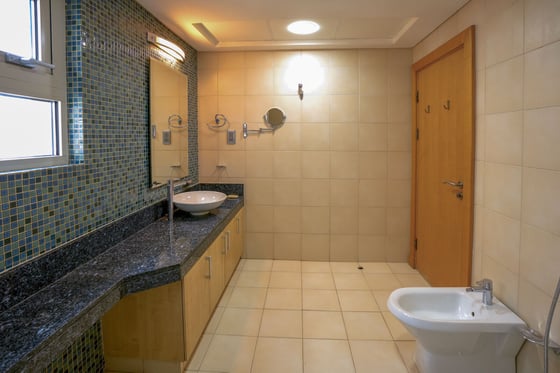 Elegant Palm Jumeirah Apartment Living, picture 18