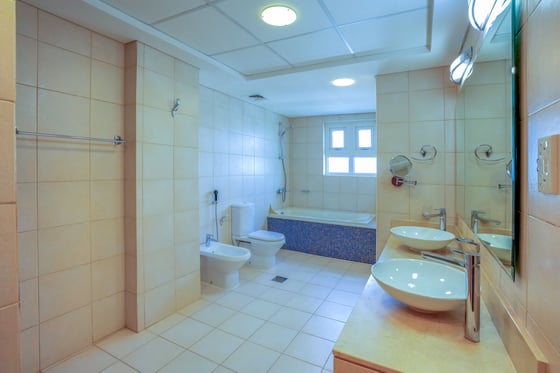Elegant Palm Jumeirah Apartment Living, picture 5