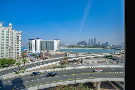 Elegant Palm Jumeirah Apartment Living, picture 22