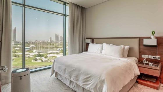 Expansive apartment in The Hills with golf course views, picture 7