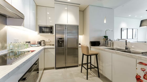 Expansive apartment in The Hills with golf course views, picture 3