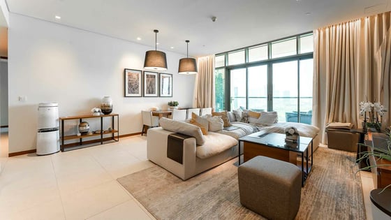 Expansive apartment in The Hills with golf course views, picture 2