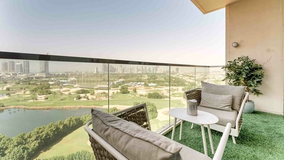 Expansive apartment in The Hills with golf course views, picture 15