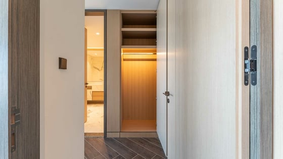 Spacious apartment in Zaabeel with Dubai Frame view, picture 10