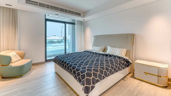 Elegant villa in Palm Jumeirah with direct beach access, picture 13