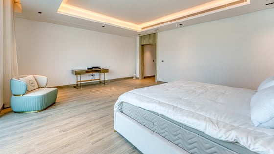 Elegant villa in Palm Jumeirah with direct beach access, picture 10