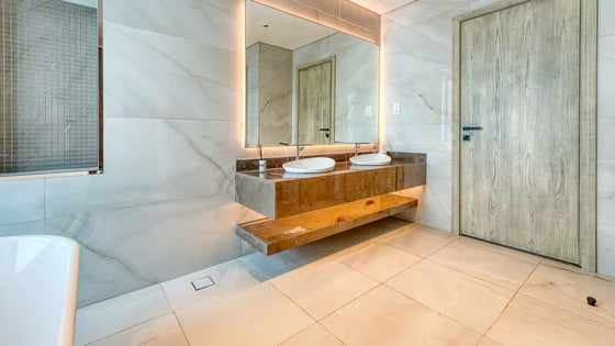 Elegant villa in Palm Jumeirah with direct beach access, picture 17