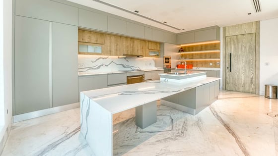 Elegant villa in Palm Jumeirah with direct beach access, picture 7