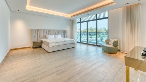 Elegant villa in Palm Jumeirah with direct beach access, picture 9