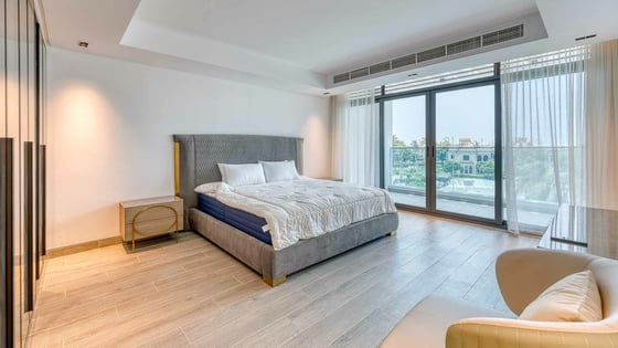 Elegant villa in Palm Jumeirah with direct beach access, picture 16