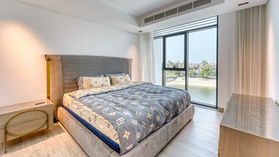 Elegant villa in Palm Jumeirah with direct beach access, picture 15