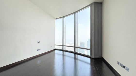 Spacious apartment in Downtown with full fountain views, picture 9