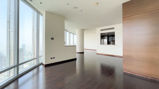 Spacious apartment in Downtown with full fountain views, picture 2