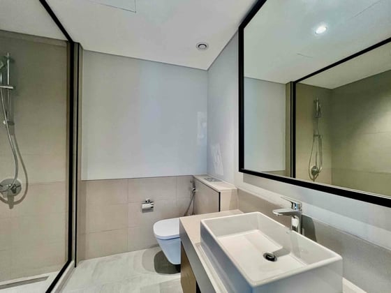 Stunning Views | High Floor | Upgraded in areas, picture 9