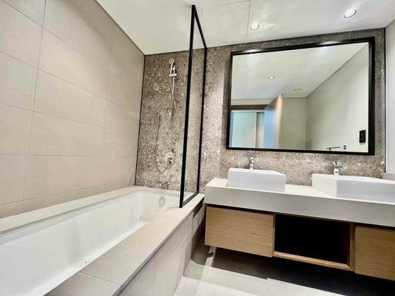 Stunning Views | High Floor | Upgraded in areas, picture 11