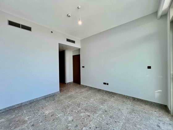 Stunning Views | High Floor | Upgraded in areas, picture 7