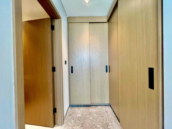 Stunning Views | High Floor | Upgraded in areas, picture 8