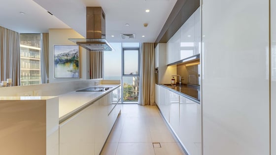 Fully furnished apartment in Bluewaters with sea views, picture 3