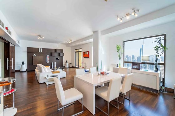 Penthouse | Vacant | Upgraded and Spacious, picture 1