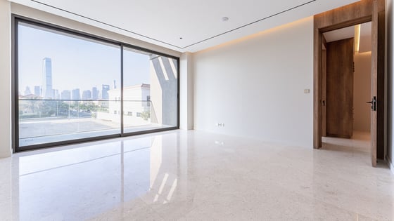 Upgraded villa in Jumeirah Park with spacious layout, picture 17