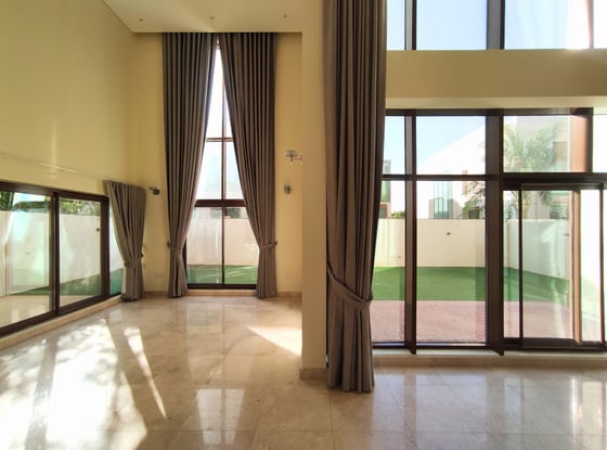 Triple Height Ceiling | Double Maids Room | Elevator, picture 2
