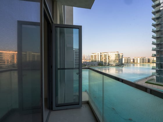 Luxury 2BR Apartment with Crystal Lagoon Views, picture 9