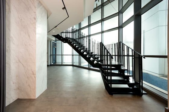 Exclusive | Vacant On Transfer | Fully Renovated, picture 1