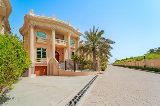 Luxurious Villa | Raffles The Palm | Beach Front, picture 1