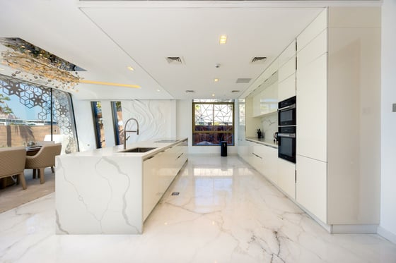 Luxury Living | Custom Built | Private Beach Access, picture 14