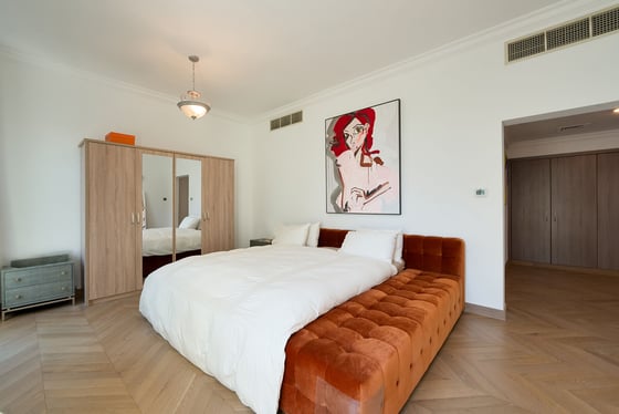 Corner Plot | Private Pool | Partly Renovated, picture 3