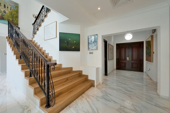 Corner Plot | Private Pool | Partly Renovated, picture 8
