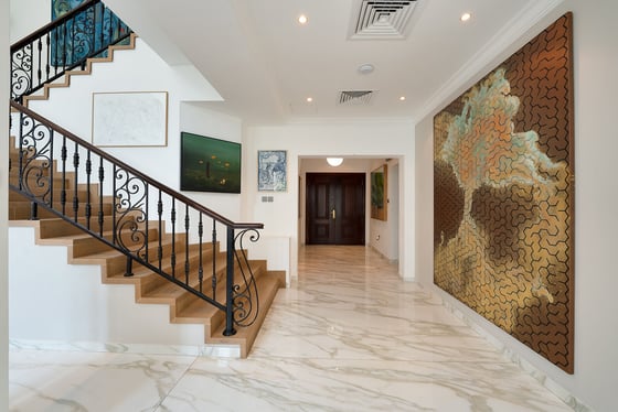 Corner Plot | Private Pool | Partly Renovated, picture 6