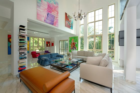 Corner Plot | Private Pool | Partly Renovated, picture 6