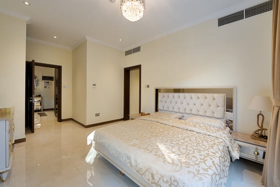 Prestigious 5 BR Villa with Golf Course View, picture 14