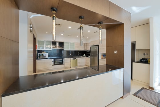 Prestigious 5 BR Villa with Golf Course View, picture 12