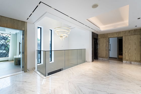 Direct Beach Access | Luxurious | Scenic Location, picture 17
