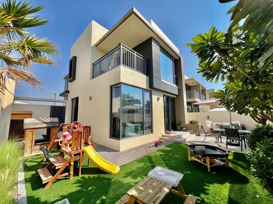 Excellent Condition | Vacant Soon | Corner 2E , picture 1